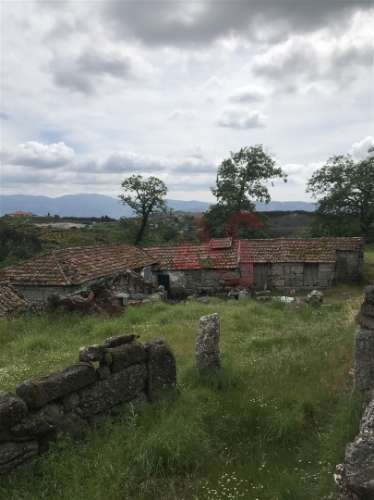 Quinta com 2 Moradias T3+T2 para restauro em Soalhães, Marco de Canaveses