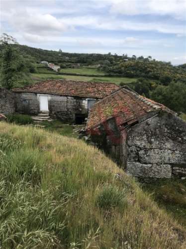 Quinta com 2 Moradias T3+T2 para restauro em Soalhães, Marco de Canaveses