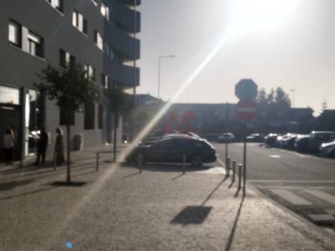 Loja e garagem com 174.80m2 em Beiriz, Póvoa de Varzim