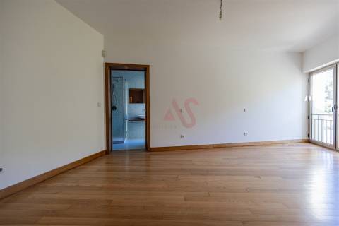 Andar moradia T4 em Baião.