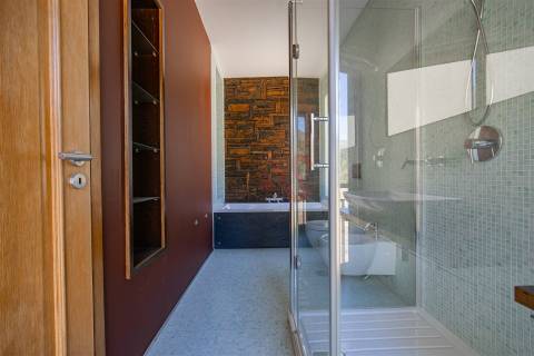 Andar moradia T4 em Baião.