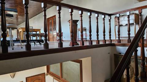 Pavilhão com 680 m2 em Margaride, Felgueiras