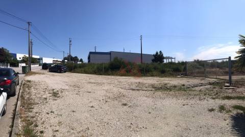 Terreno para construção com 2.374 m2 em Revinhade, Felgueiras