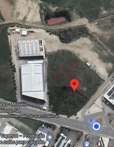 Terreno para construção com 2.374 m2 em Revinhade, Felgueiras