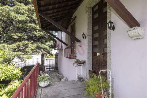 Moradia de Charme T7 na Freguesia de Bairro, Concelho de Vila Nova de Famalicão