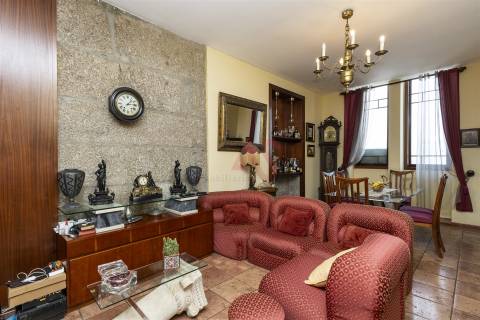 Moradia de Charme T7 na Freguesia de Bairro, Concelho de Vila Nova de Famalicão