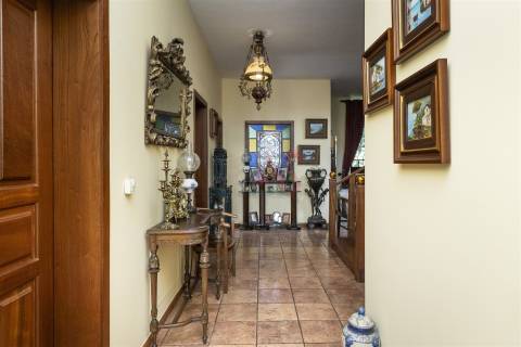 Moradia de Charme T7 na Freguesia de Bairro, Concelho de Vila Nova de Famalicão