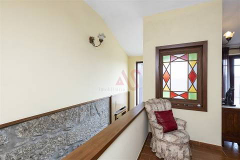 Moradia de Charme T7 na Freguesia de Bairro, Concelho de Vila Nova de Famalicão