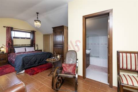 Moradia de Charme T7 na Freguesia de Bairro, Concelho de Vila Nova de Famalicão