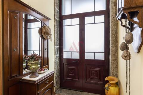 Moradia de Charme T7 na Freguesia de Bairro, Concelho de Vila Nova de Famalicão