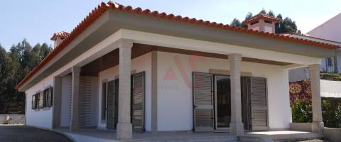 Moradia T3+T2 em Duas Igrejas, Paredes