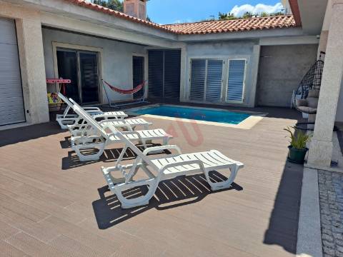 Moradia T3+T2 em Duas Igrejas, Paredes