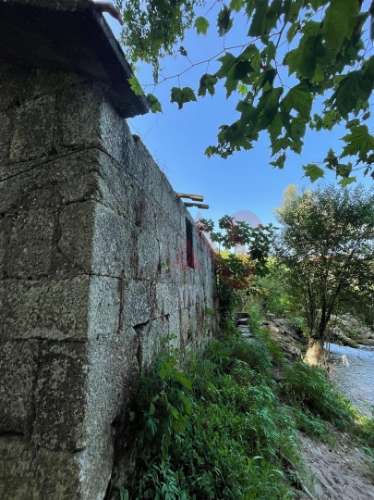 Moradia em Ruínas em Cernadelo, Lousada