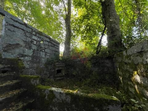 Moradia em Ruínas em Cernadelo, Lousada