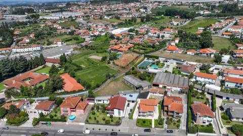 Armazém de 250 m² em Lordelo, Guimarães