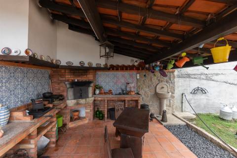 Moradia T4 com elevador em Marecos, Penafiel