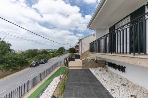 Moradia T4 com elevador em Marecos, Penafiel