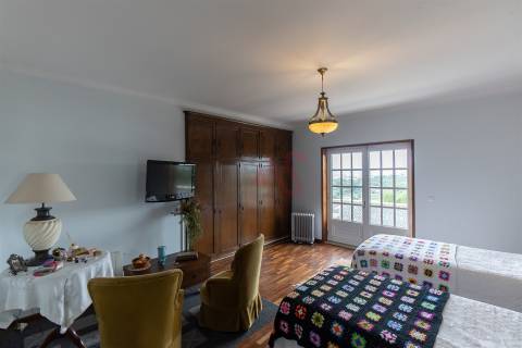 Moradia T4 com elevador em Marecos, Penafiel