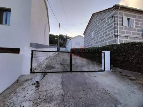 Armazém para arrendamento com 212 m2 em São João de Vizela
