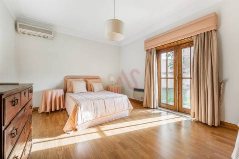 Moradia T5 de LUXO com Piscina e Jardim para Arrendamento no centro de Vizela