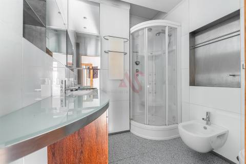 Moradia T5 de LUXO com Piscina e Jardim para Arrendamento no centro de Vizela