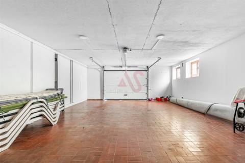 Moradia T5 de LUXO com Piscina e Jardim para Arrendamento no centro de Vizela