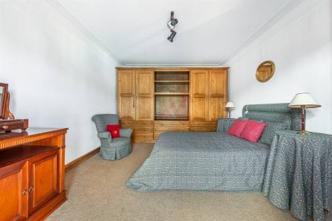 Moradia T5 de LUXO com Piscina e Jardim para Arrendamento no centro de Vizela