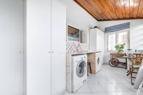 Moradia T5 de LUXO com Piscina e Jardim para Arrendamento no centro de Vizela