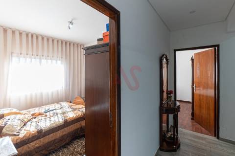 Apartamento T3+1 renovado no Centro de Felgueiras