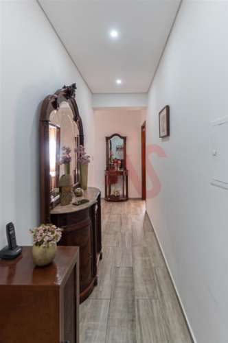 Apartamento T3+1 renovado no Centro de Felgueiras