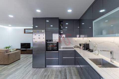 Apartamento T3+1 renovado no Centro de Felgueiras