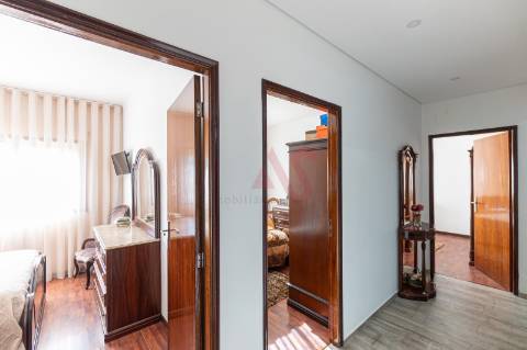 Apartamento T3+1 renovado no Centro de Felgueiras