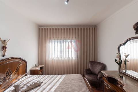 Apartamento T3+1 renovado no Centro de Felgueiras