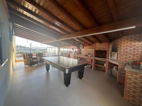 Moradia T4 no centro de Lousada