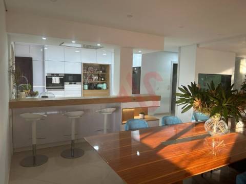 Moradia T4 no centro de Lousada