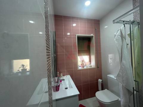 Moradia T4 no centro de Lousada