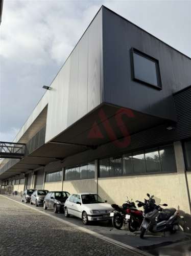 Pavilhão Industrial com 1.080 m2 Fermentões, Guimarães
