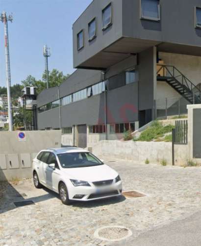 Pavilhão Industrial para arrendamento com 1.021 m2 Fermentões, Guimarães