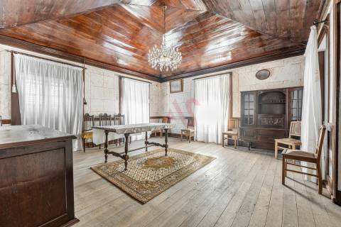 Quintinha Histórica com 27.397 m², em Guimarães