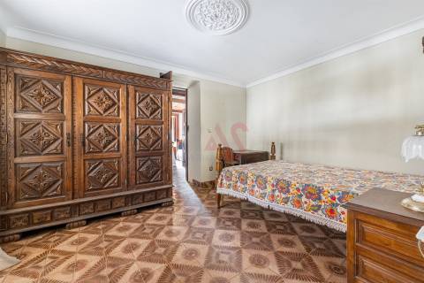 Quintinha Histórica com 27.397 m², em Guimarães