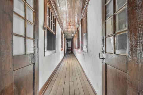 Quintinha Histórica com 27.397 m², em Guimarães