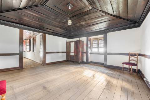 Quintinha Histórica com 27.397 m², em Guimarães