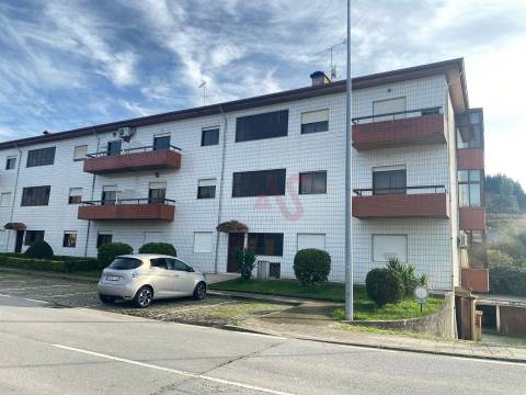 Armazém com 258 m2 a 2 minutos do Centro de Lousada