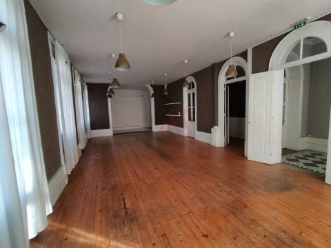 Sala Mítica e de Charme para Arrendar - Cidade de Vizela