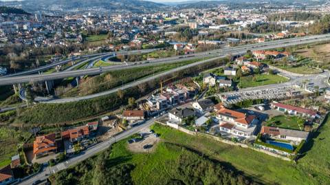 Moradia T3 de Gaveto em construção em Antime, Fafe