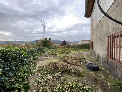 Moradia T3 para remodelar em Ordem, Lousada