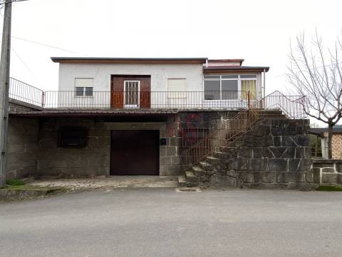 Moradia T3 para remodelar em Ordem, Lousada