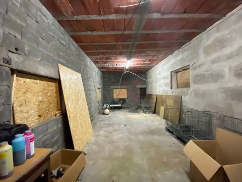 Moradia T3 para remodelar em Ordem, Lousada