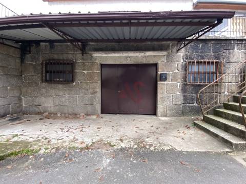 Moradia T3 para remodelar em Ordem, Lousada