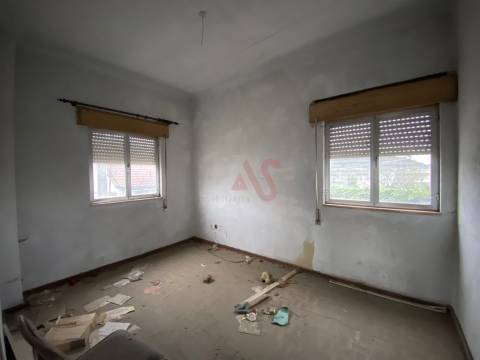Moradia T3 para remodelar em Ordem, Lousada